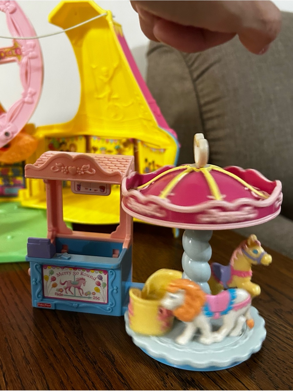 2003 Fisher-Price Country Fair Playset - Picture 3 of 10